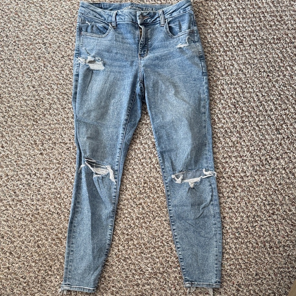 American Eagle Outfitters Light Blue Distressed Skinny Jeans